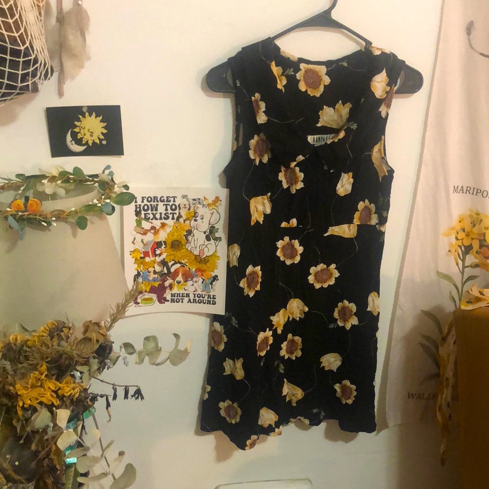 Vintage Sunflower Midi Dress- with Peter Pan collar! 🌻